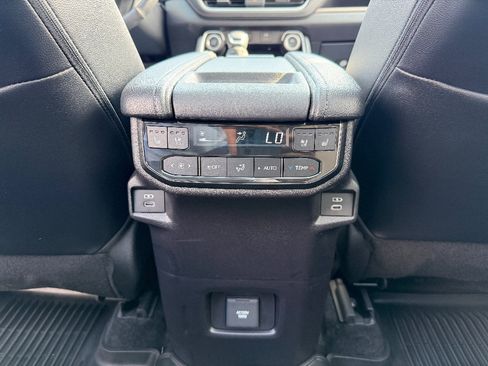 Used 2025 Toyota Grand Highlander AWD image 17