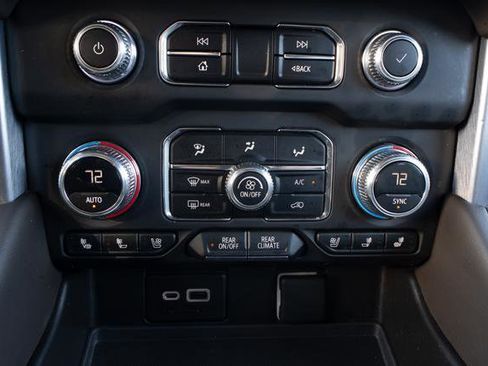 Used 2023 GMC Yukon XL SLT image 20