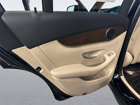 Certified 2022 Mercedes-Benz GLC 300 4MATIC image 16