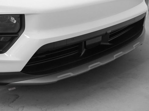 Used 2025 Porsche Macan Electric image 17