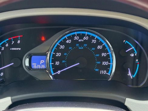 Used 2014 Toyota Sienna Limited image 19