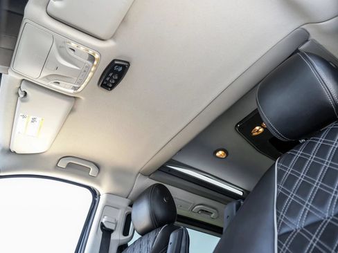 Used 2020 Mercedes-Benz Metris Passenger image 40