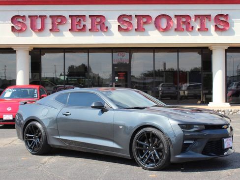 Used 2018 Chevrolet Camaro SS image 1