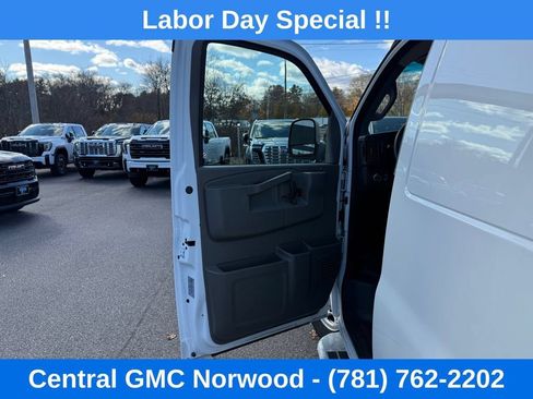 Used 2025 GMC Savana 2500 w/ Driver Convenience Package RWD image 14