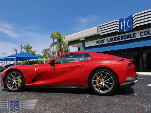 Used 2021 Ferrari 812 GTS RWD image 12
