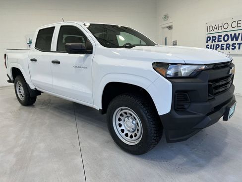 Used 2023 Chevrolet Colorado W/T image 2