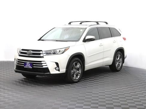 Used 2018 Toyota Highlander Limited Platinum AWD/4WD image 5