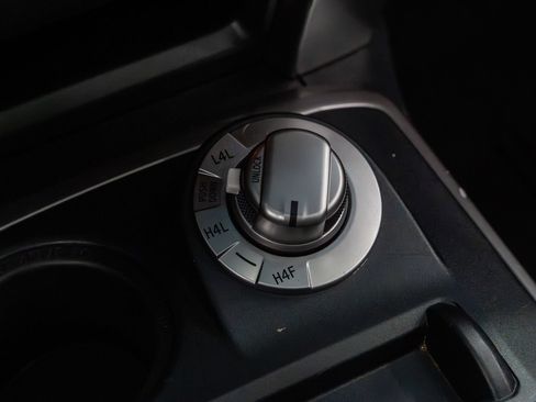 Used 2022 Toyota 4Runner Limited AWD/4WD image 15