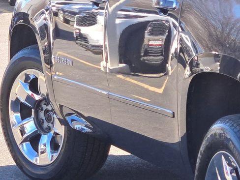 Used 2016 Chevrolet Suburban LTZ image 19