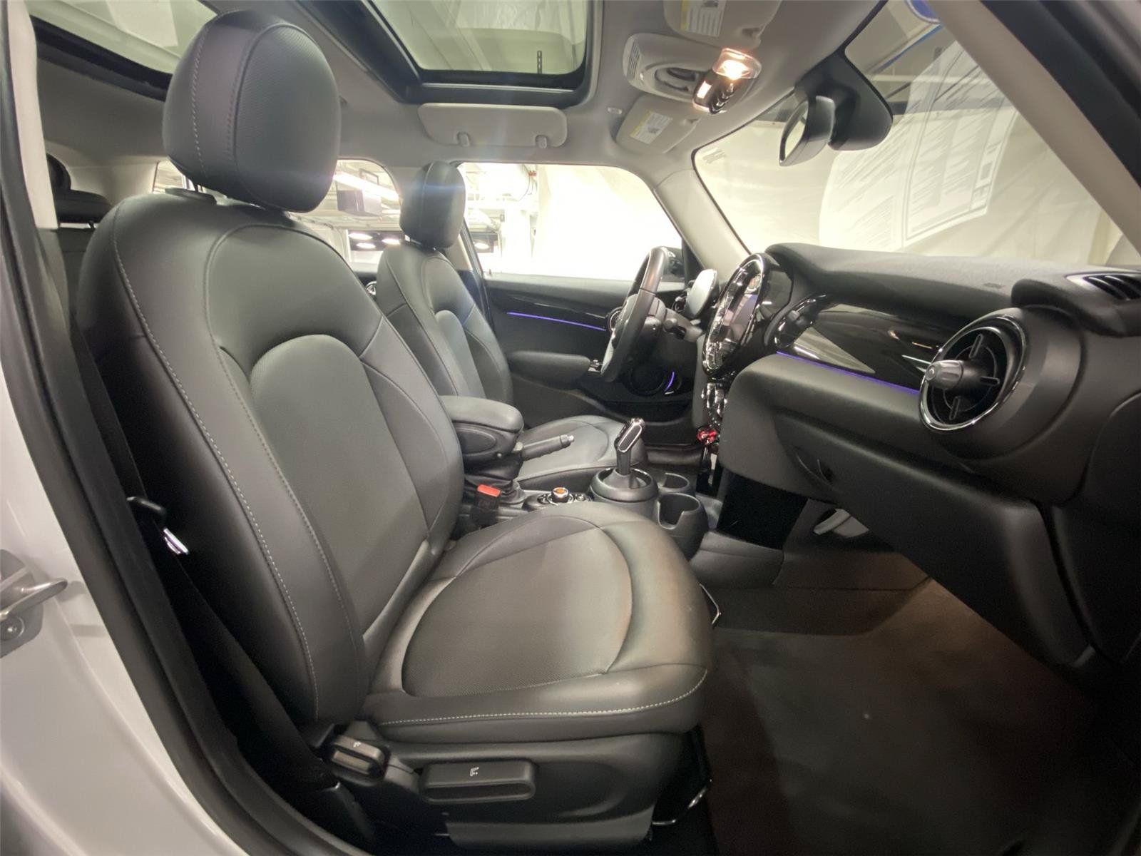 Used 2023 MINI Cooper 4-Door Hardtop FWD image 29