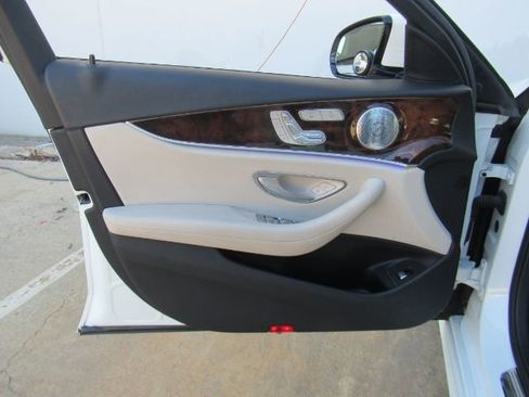 Used 2017 Mercedes-Benz E 300 image 11
