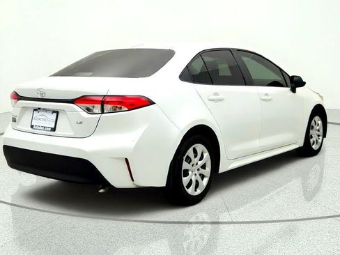 Used 2025 Toyota Corolla LE FWD image 5