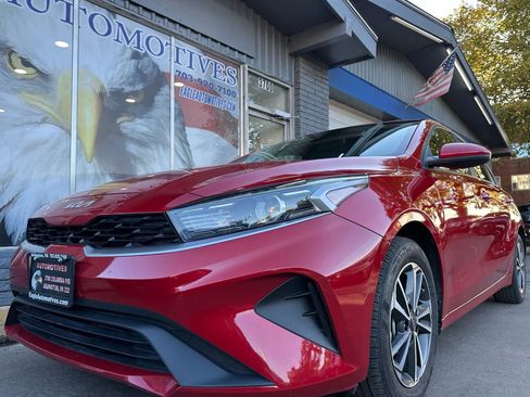 Used 2024 Kia Forte LXS image 7