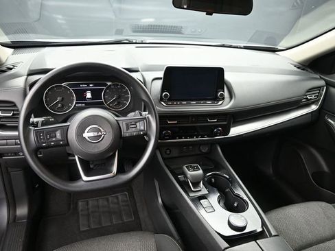Used 2024 Nissan Rogue SV image 20