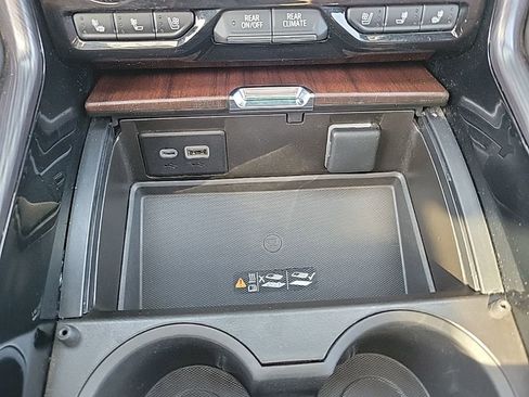 Used 2023 GMC Yukon XL Denali Ultimate AWD/4WD image 19