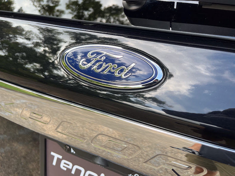 Used 2020 Ford Explorer XLT w/ Equipment Group 202A AWD/4WD image 51