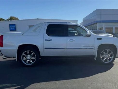 Used 2012 Cadillac Escalade EXT Premium image 9