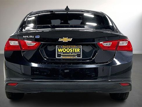 Used 2016 Chevrolet Malibu Hybrid image 6