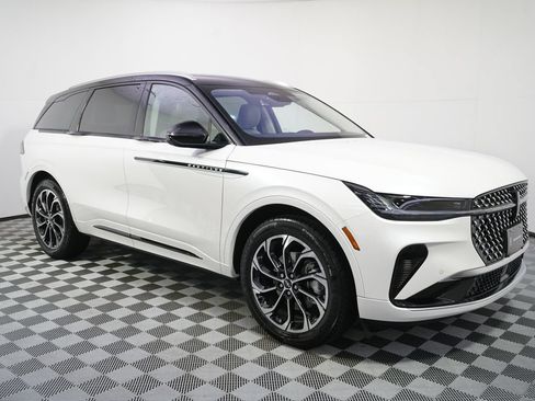 New 2026 Lincoln Nautilus Reserve AWD/4WD image 8