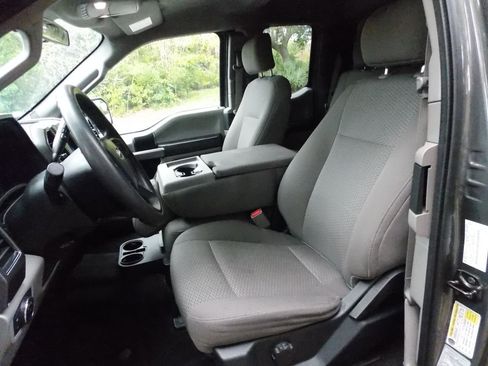 Used 2017 Ford F150 XLT AWD/4WD image 13