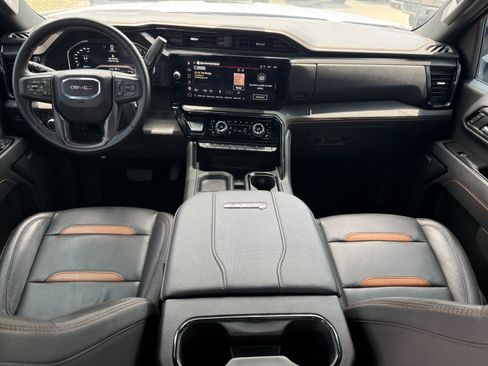 Used 2025 GMC Sierra 2500 AT4 AWD/4WD image 13