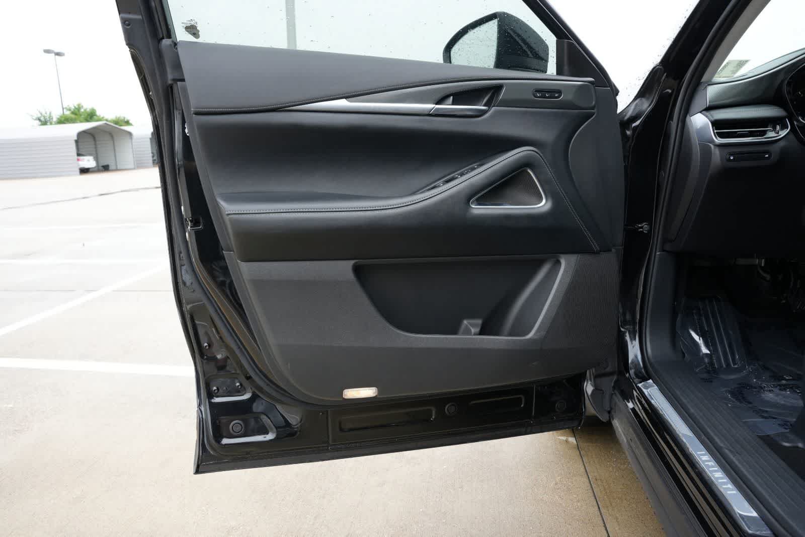 Certified 2026 INFINITI QX60 Luxe w/ Cargo Package FWD image 18