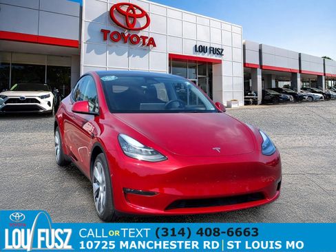 Used 2023 Tesla Model Y Long Range AWD/4WD image 1