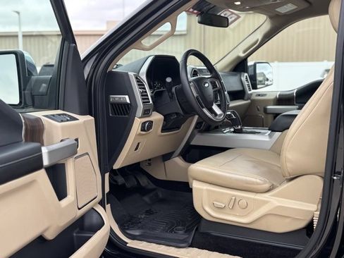 Used 2015 Ford F150 Lariat image 28