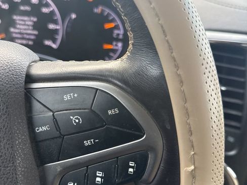 Used 2018 Jeep Grand Cherokee Overland image 17