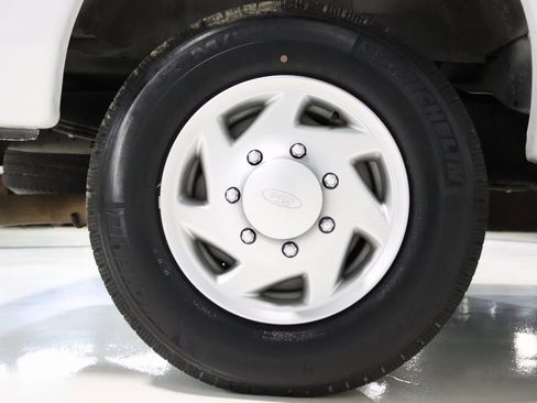 Used 2014 Ford E-350 and Econoline 350 XLT image 69