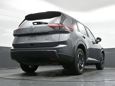 Used 2024 Nissan Rogue SV FWD image 39