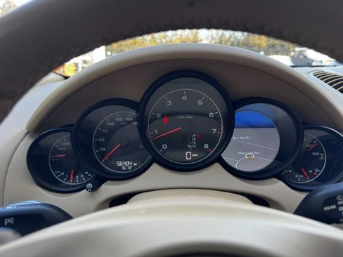 Used 2014 Porsche Cayenne Platinum Edition image 26