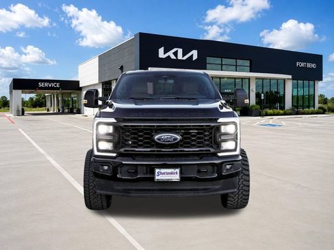 Used 2023 Ford F250 Lariat w/ Lariat Ultimate Package AWD/4WD image 2