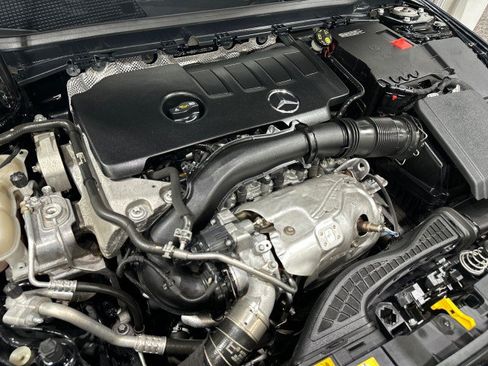 Used 2021 Mercedes-Benz CLA 250 4MATIC image 8