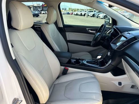 Used 2018 Ford Edge Titanium w/ Equipment Group 302A FWD image 17