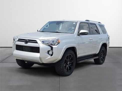 Used 2020 Toyota 4Runner SR5 Premium AWD/4WD image 2