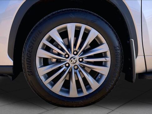 Used 2020 Toyota Highlander Platinum AWD/4WD image 25
