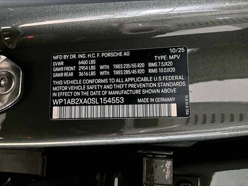 New 2025 Porsche Macan 4S Electric image 31