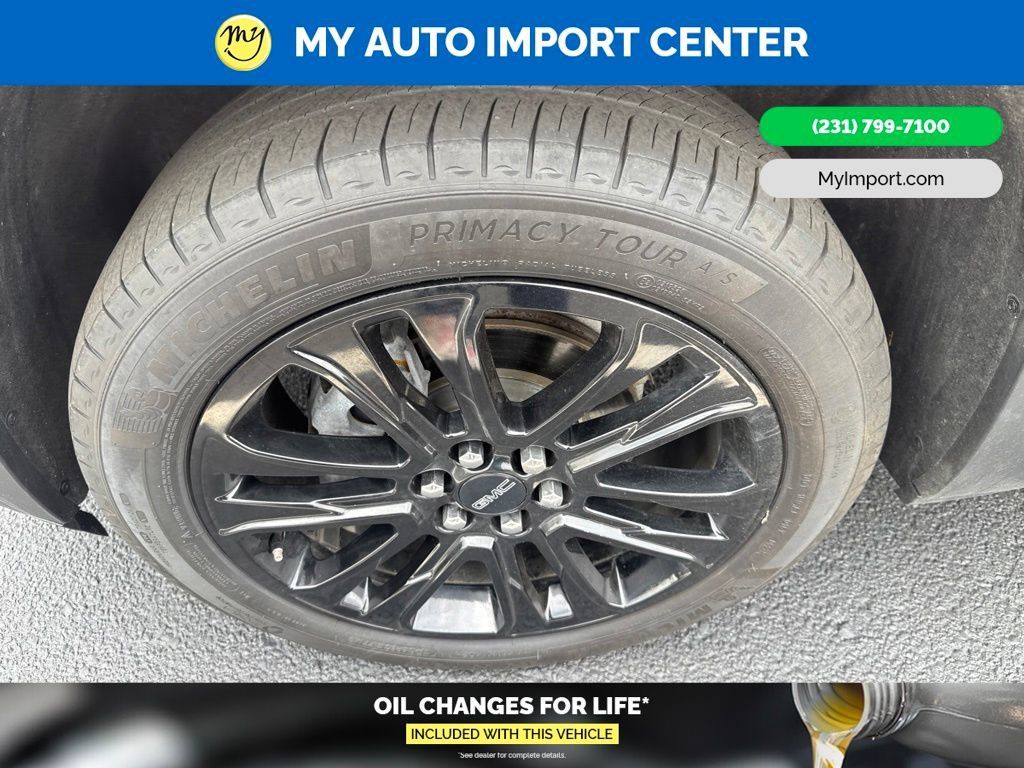 Used 2023 GMC Acadia SLE w/ Driver Convenience Package FWD image 9