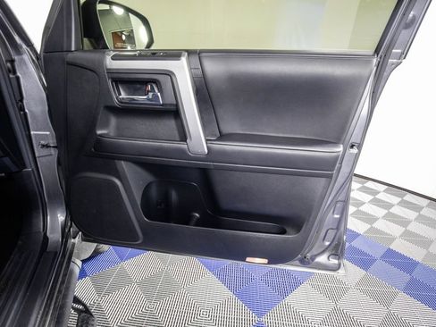 Used 2023 Toyota 4Runner SR5 Premium w/ Moonroof Package RWD image 17