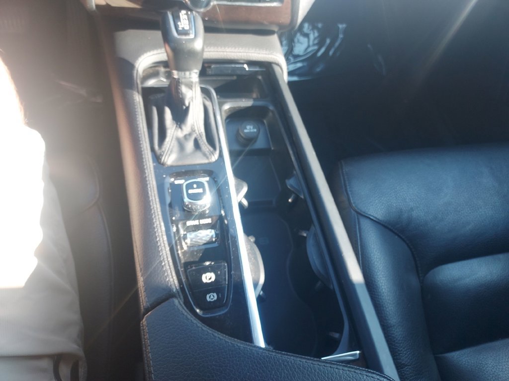 Used 2017 Volvo XC90 T6 Momentum w/ Vision Package AWD/4WD image 20