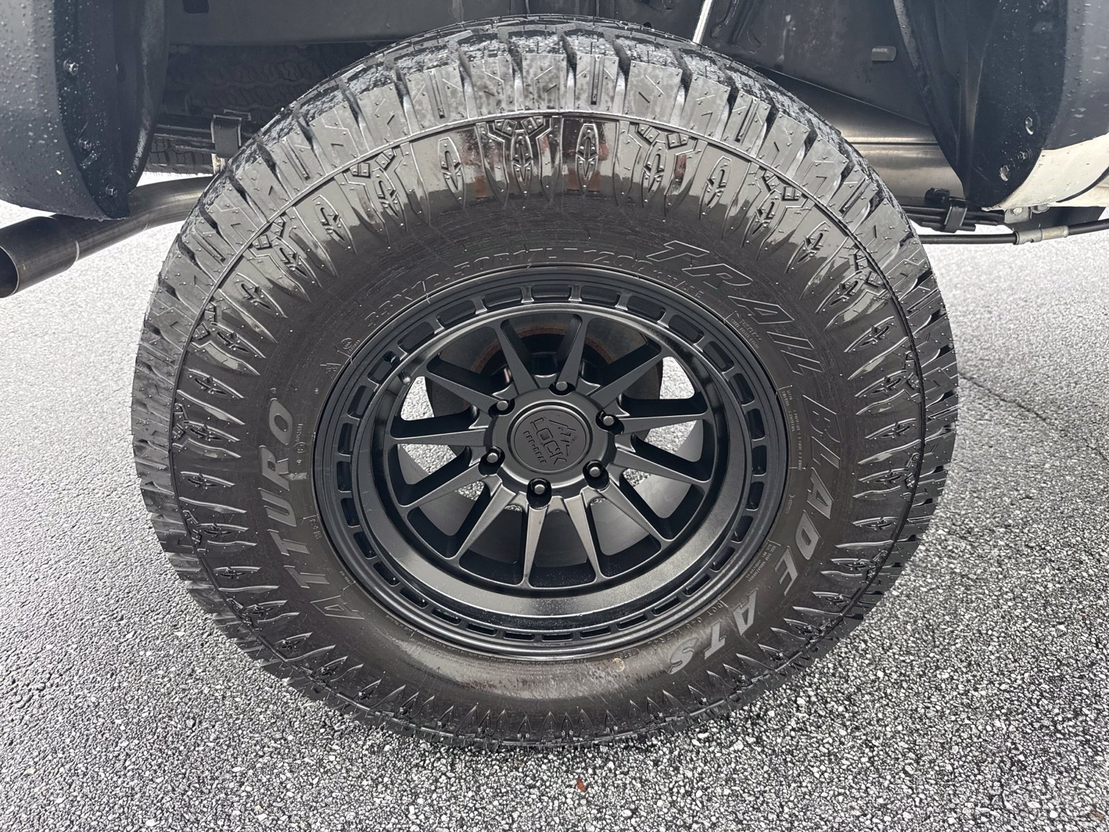 Used 2022 Toyota Tacoma TRD Off-Road AWD/4WD image 9