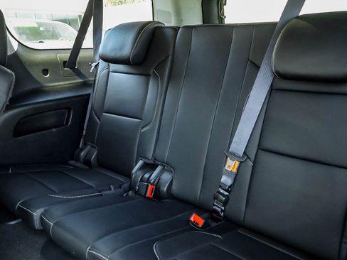 Used 2016 Chevrolet Suburban LTZ AWD/4WD image 16