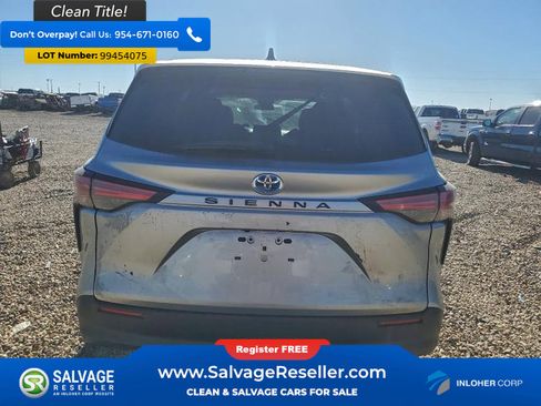 Used 2021 Toyota Sienna LE image 8