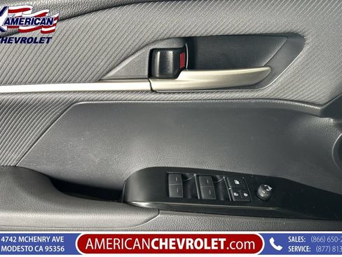 Used 2025 Toyota Camry SE FWD image 11
