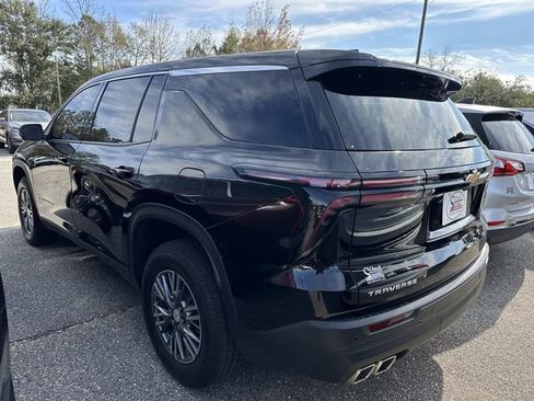 Used 2024 Chevrolet Traverse LS image 13