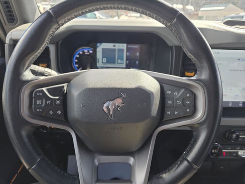 Used 2023 Ford Bronco Badlands image 13