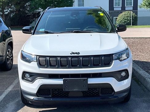 Used 2022 Jeep Compass Latitude AWD/4WD image 2
