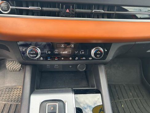 Used 2024 Mitsubishi Outlander SEL image 16