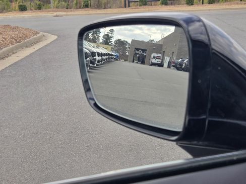 Used 2024 Buick Enclave Premium image 26